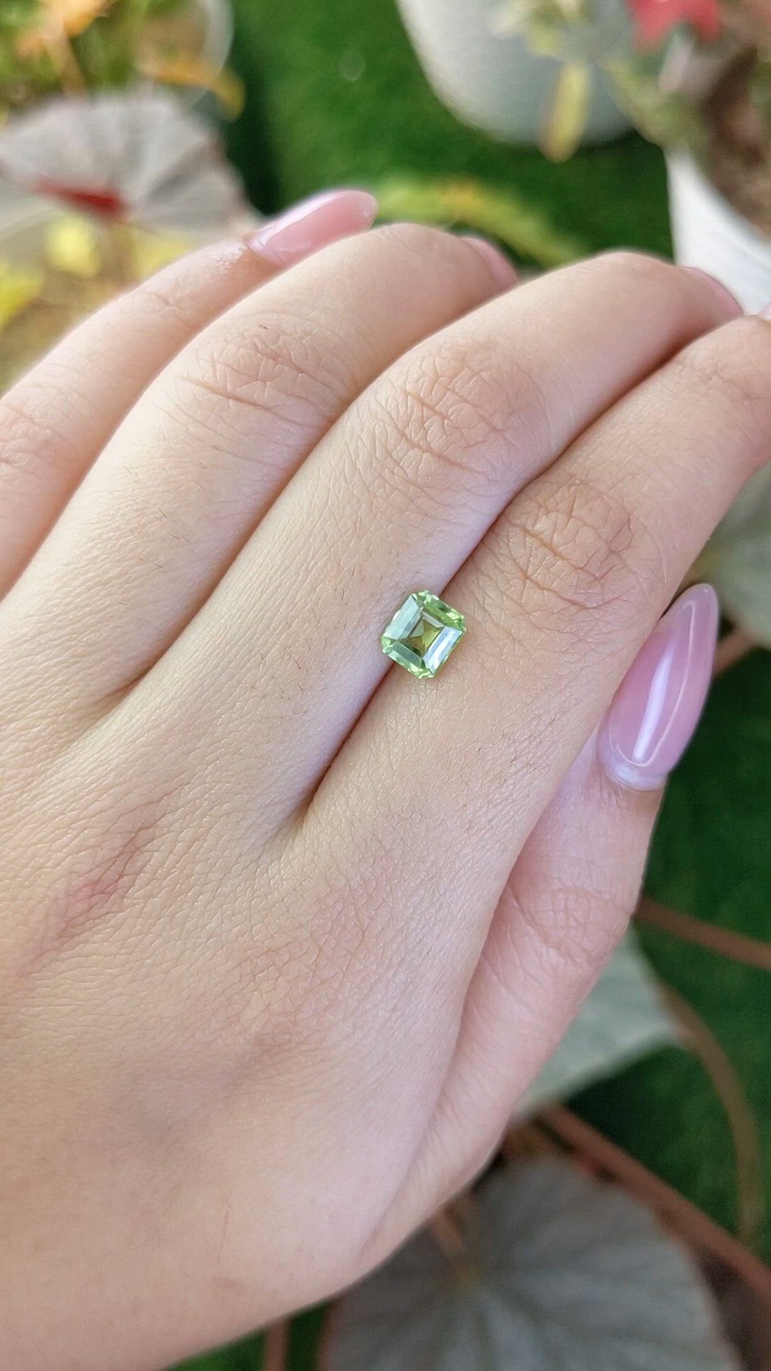 0.99 Ct. Green (Lime Green) Peridot from Pakistan Size Video