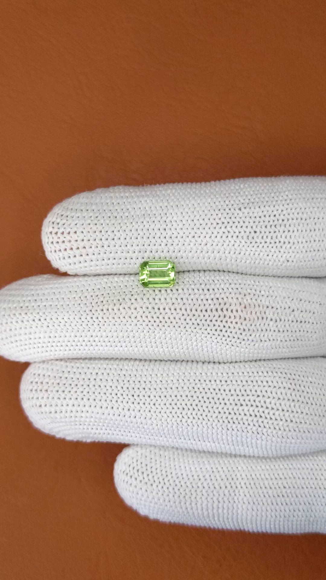 0.84 Ct. Green (Lime Green) Peridot from Pakistan Size Video