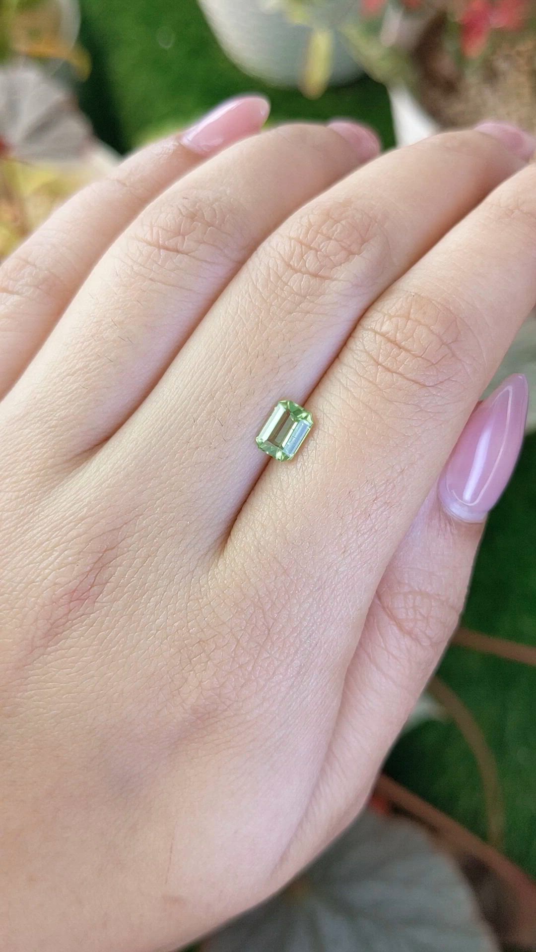0.84 Ct. Green (Lime Green) Peridot from Pakistan Size Video