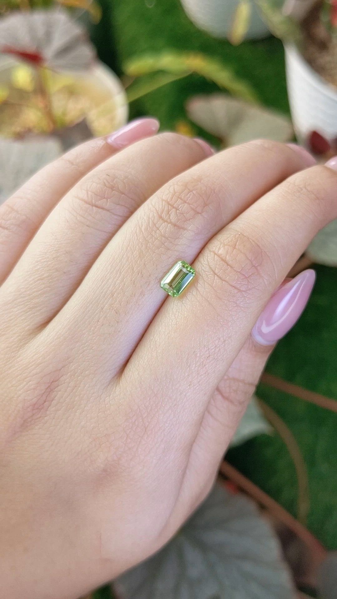 0.98 Ct. Green (Lime Green) Peridot from Pakistan Size Video