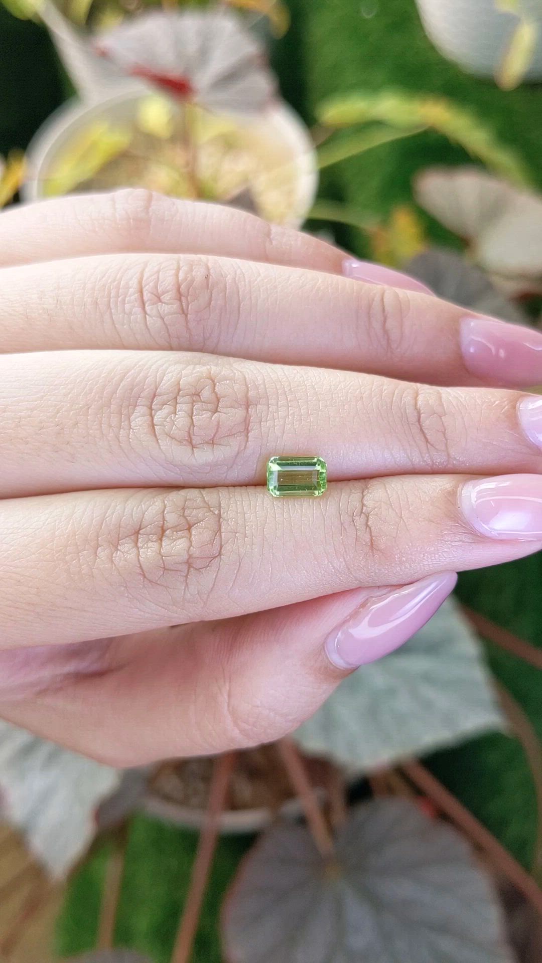 0.98 Ct. Green (Lime Green) Peridot from Pakistan Size Video