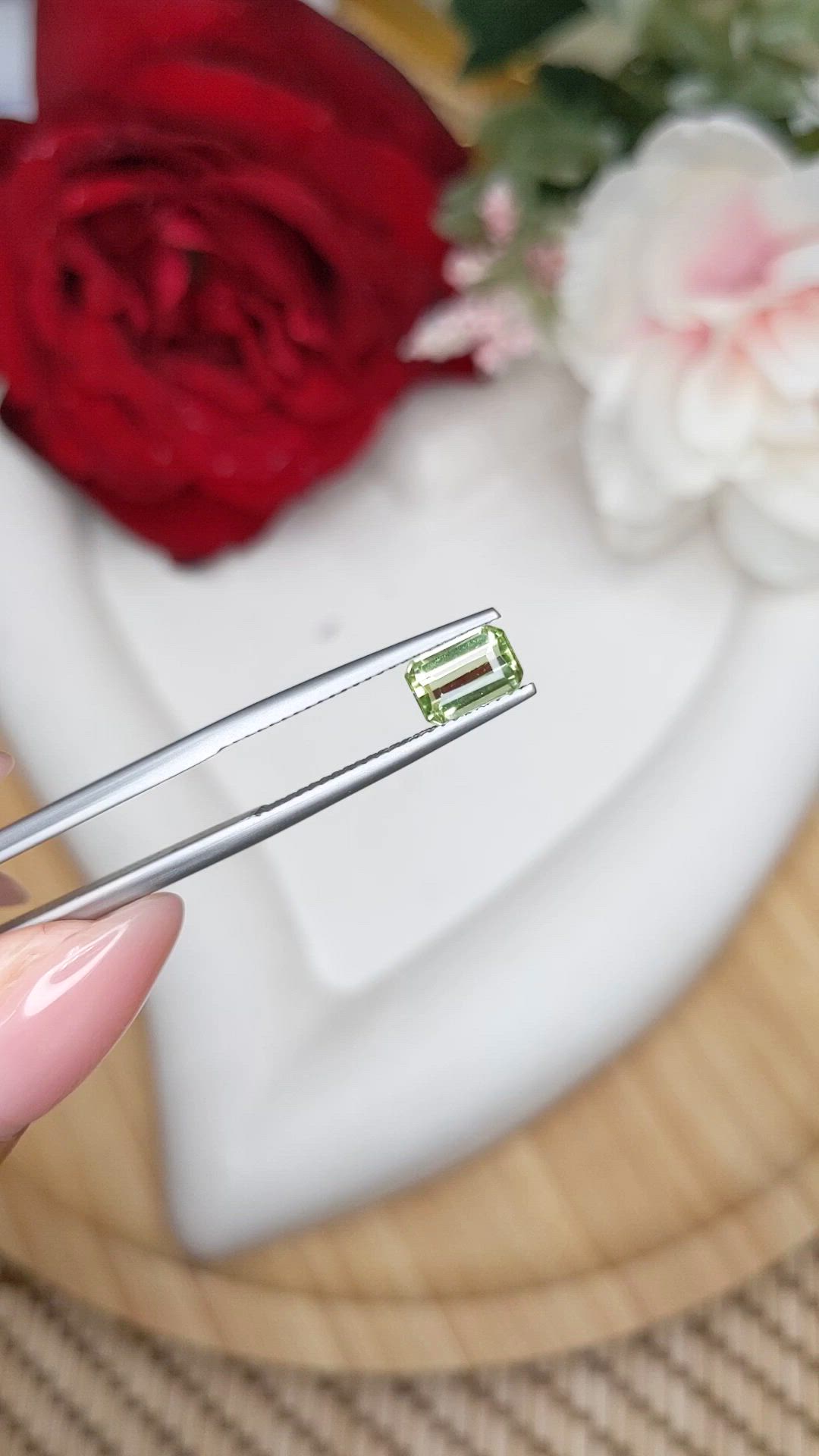 0.98 Ct. Green (Lime Green) Peridot from Pakistan Size Video