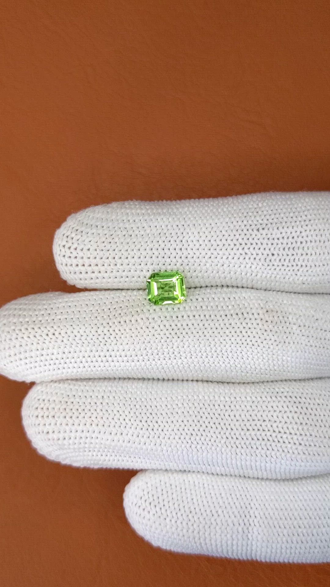 1.16 Ct. Green (Lime Green) Peridot from Pakistan Size Video