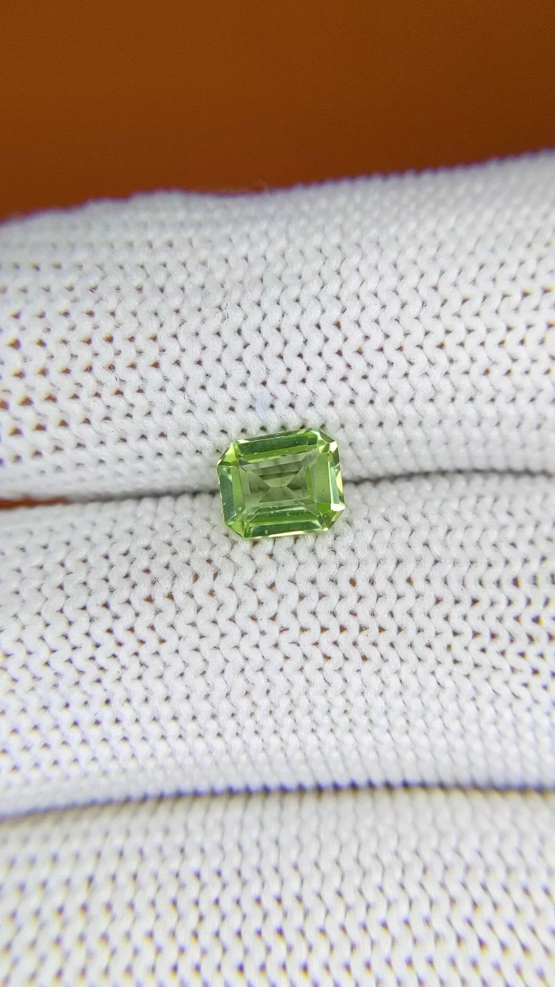 0.83 Ct. Green (Lime Green) Peridot from Pakistan Size Video