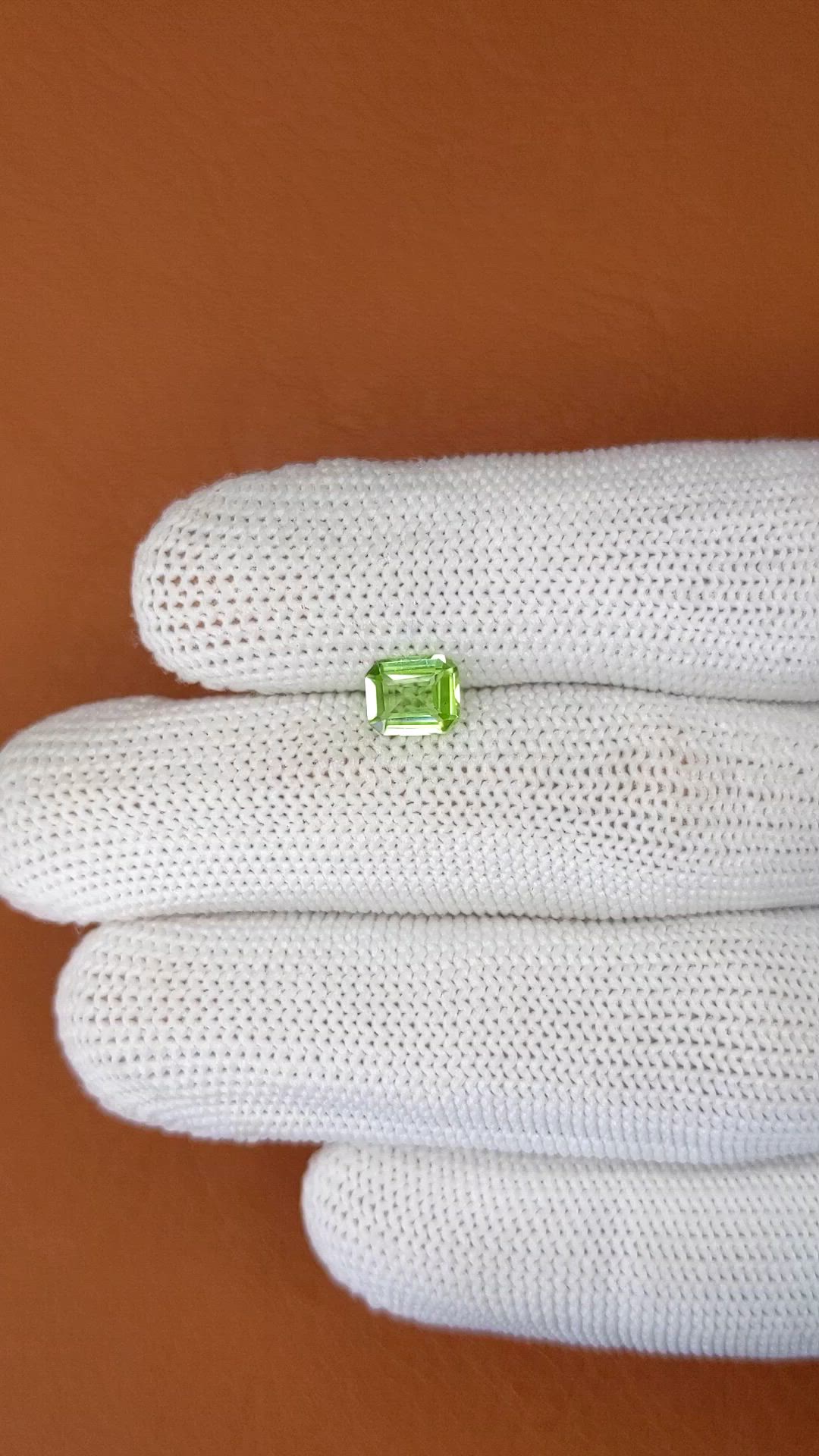 0.83 Ct. Green (Lime Green) Peridot from Pakistan Size Video