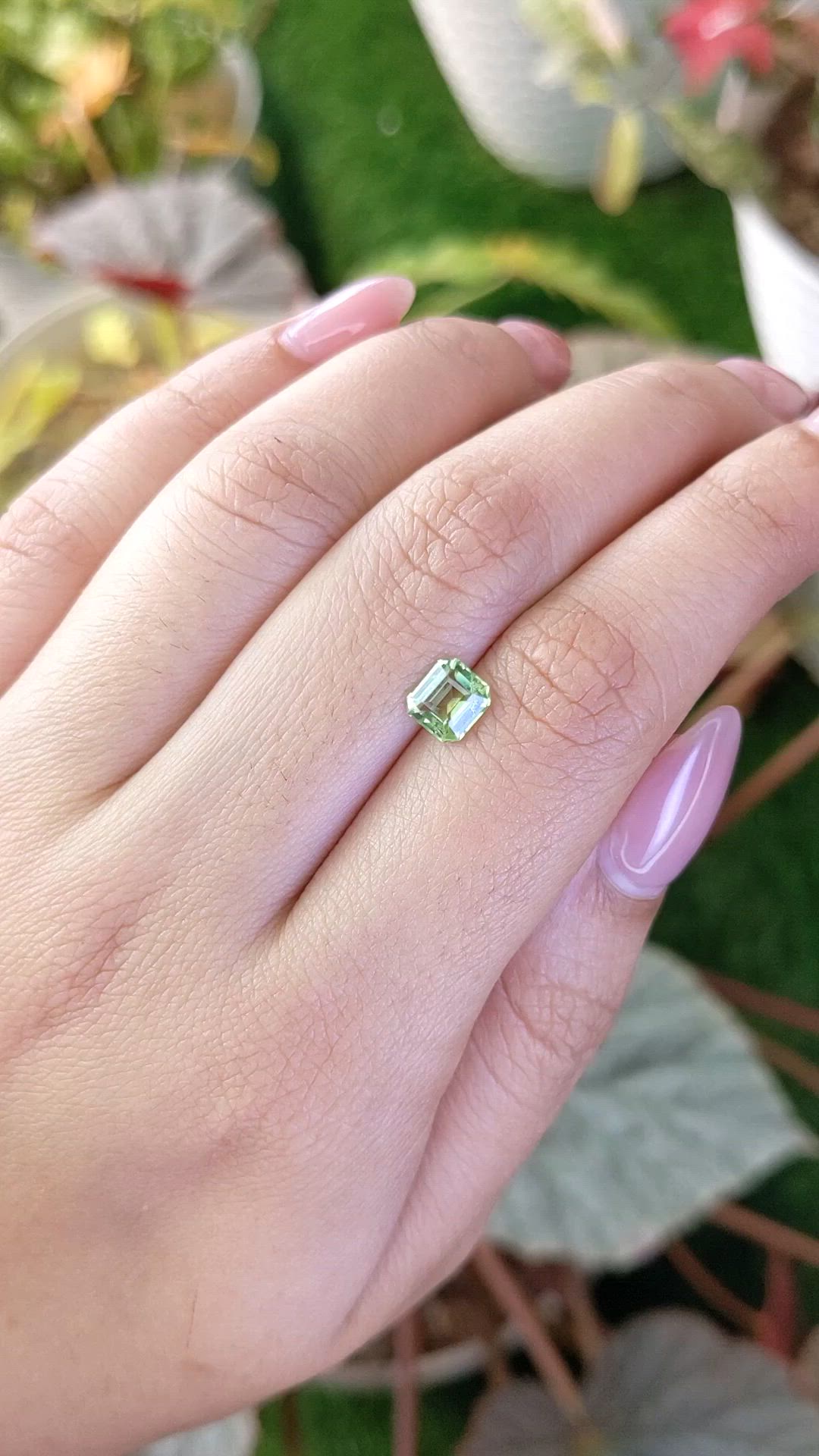 0.90 Ct. Green (Lime Green) Peridot from Pakistan Size Video