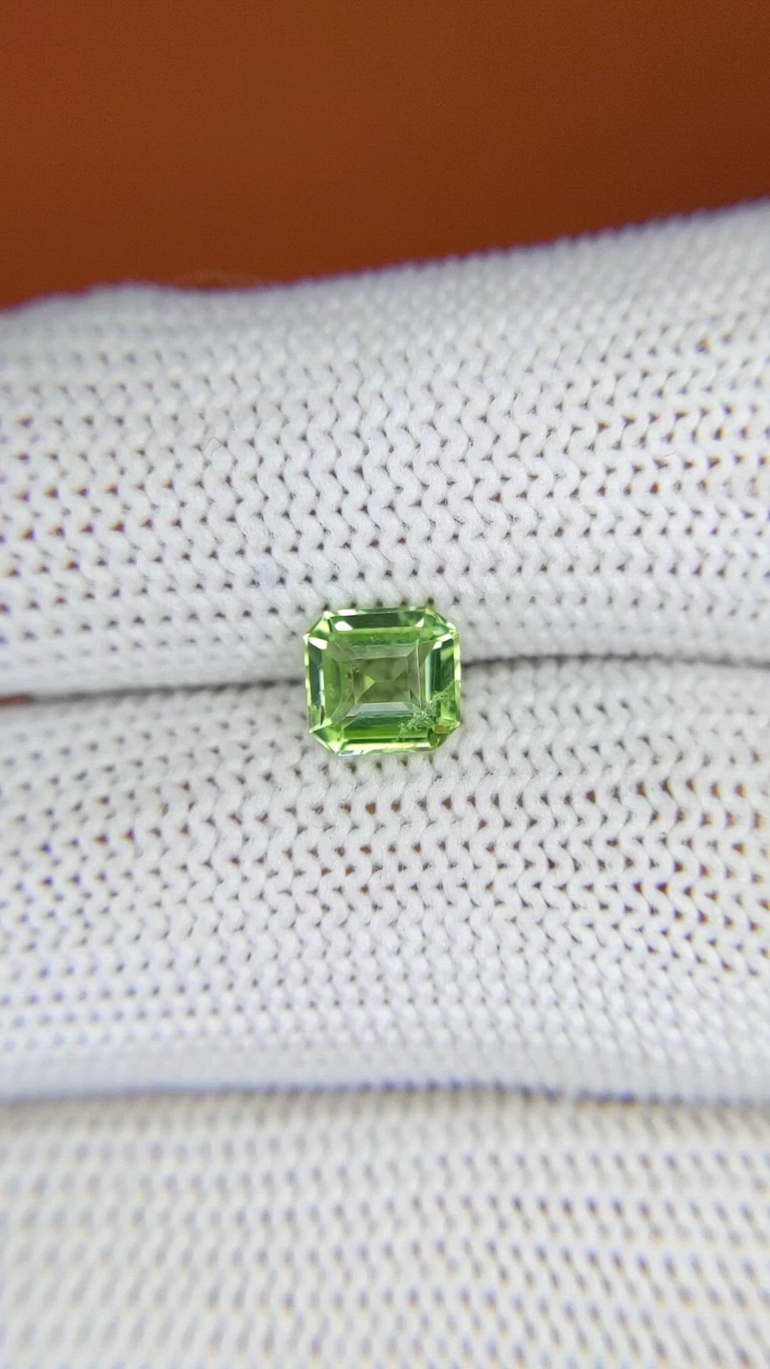 0.90 Ct. Green (Lime Green) Peridot from Pakistan Size Video
