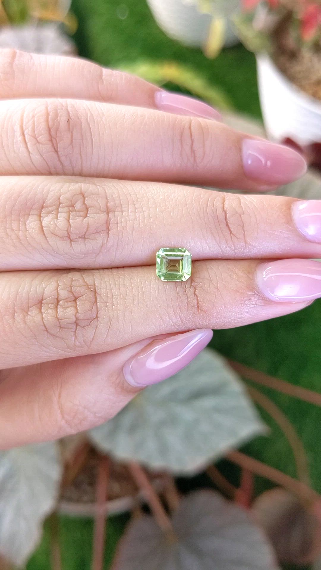 0.90 Ct. Green (Lime Green) Peridot from Pakistan Size Video