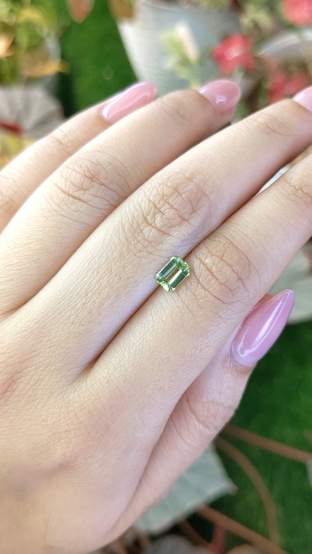 0.65 Ct. Green (Lime Green) Peridot from Pakistan Size Video