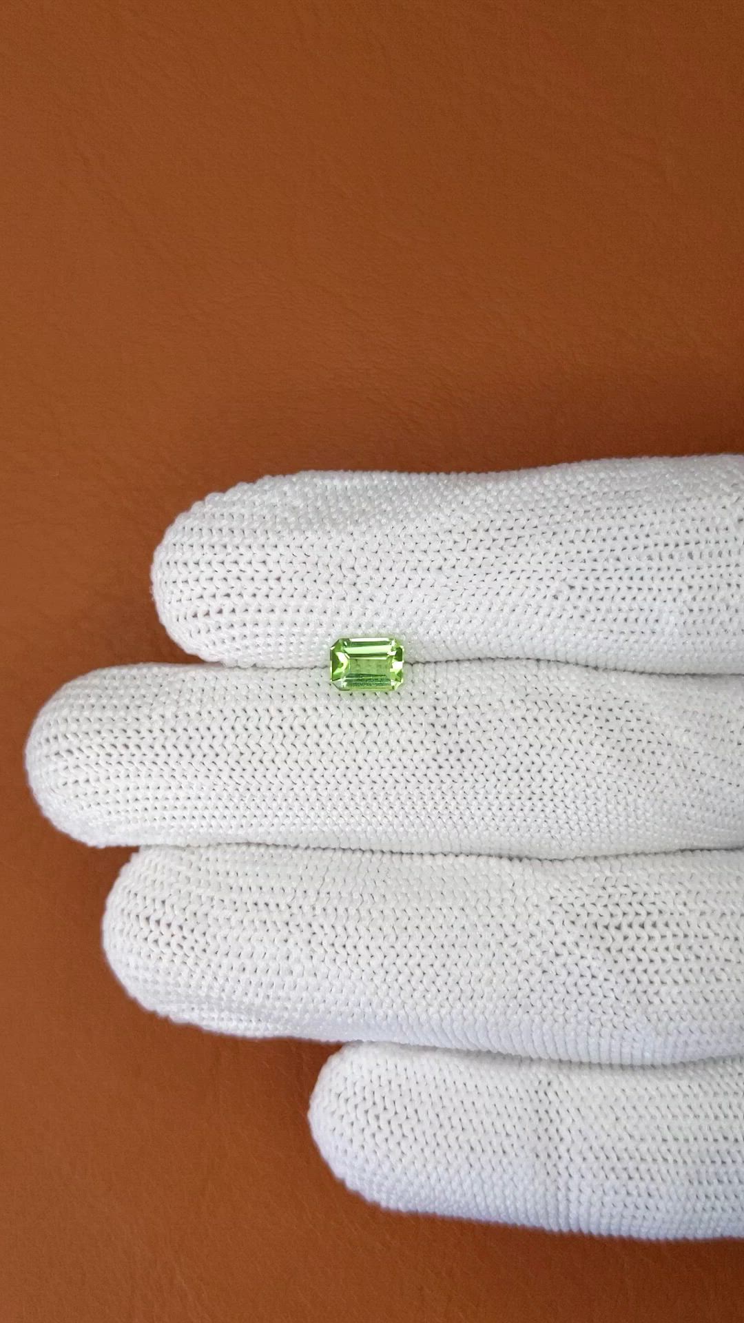 0.65 Ct. Green (Lime Green) Peridot from Pakistan Size Video