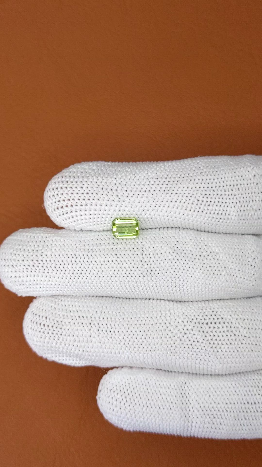 0.84 Ct. Green (Lime Green) Peridot from Pakistan Size Video