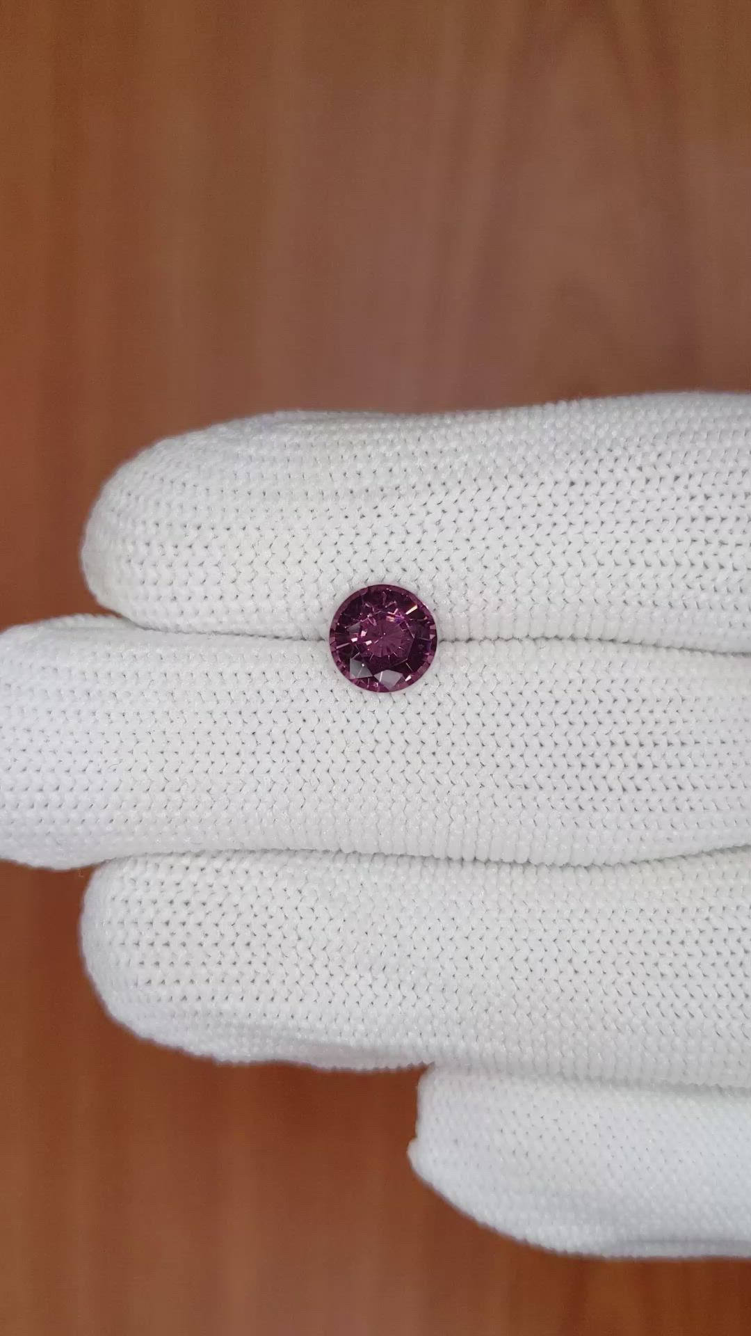 1.58 Ct. Spinel from Ceylon (Sri Lanka) Size Video