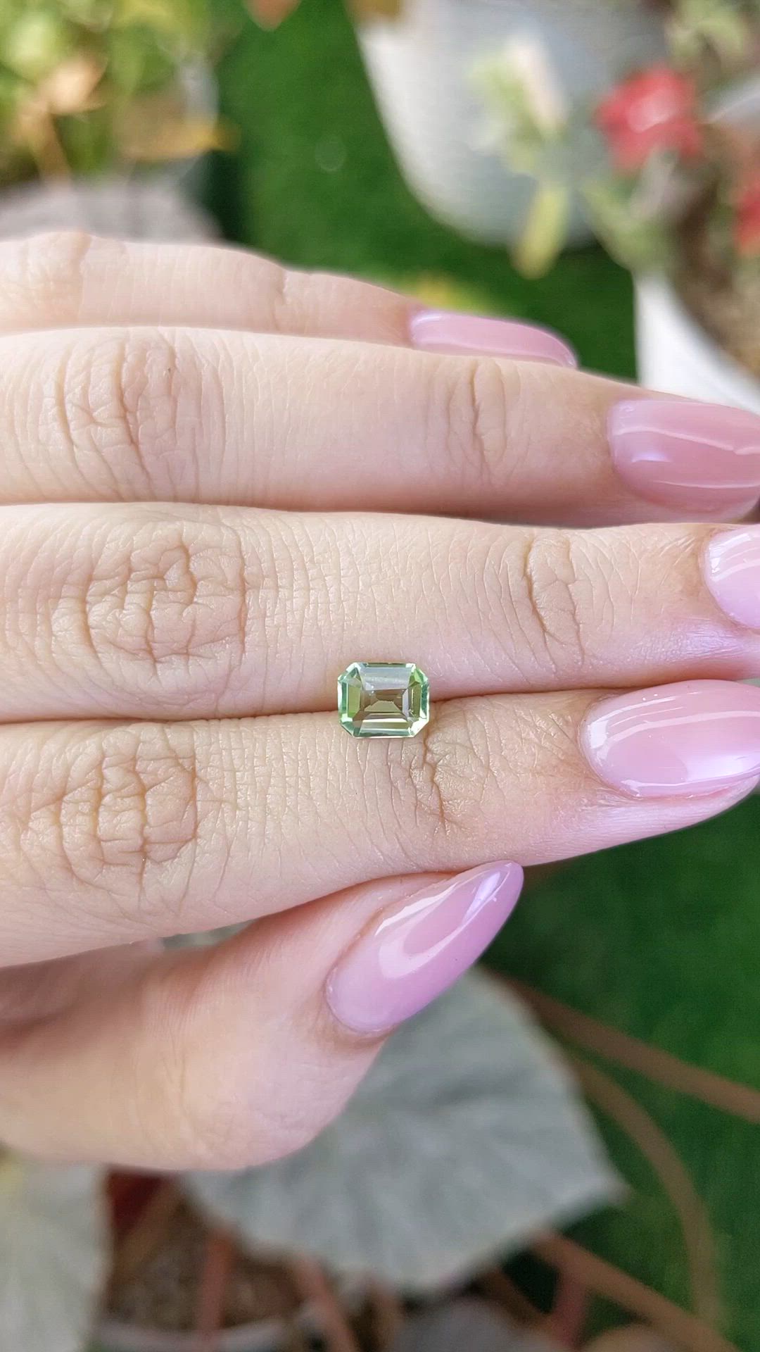0.75 Ct. Green (Lime Green) Peridot from Pakistan Size Video