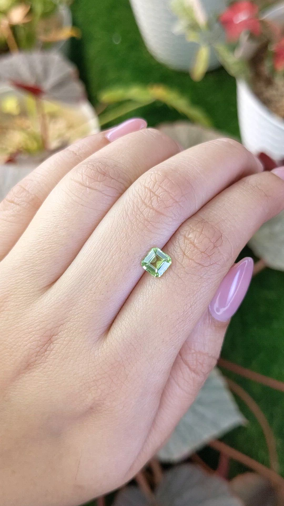 0.98 Ct. Green (Lime Green) Peridot from Pakistan Size Video