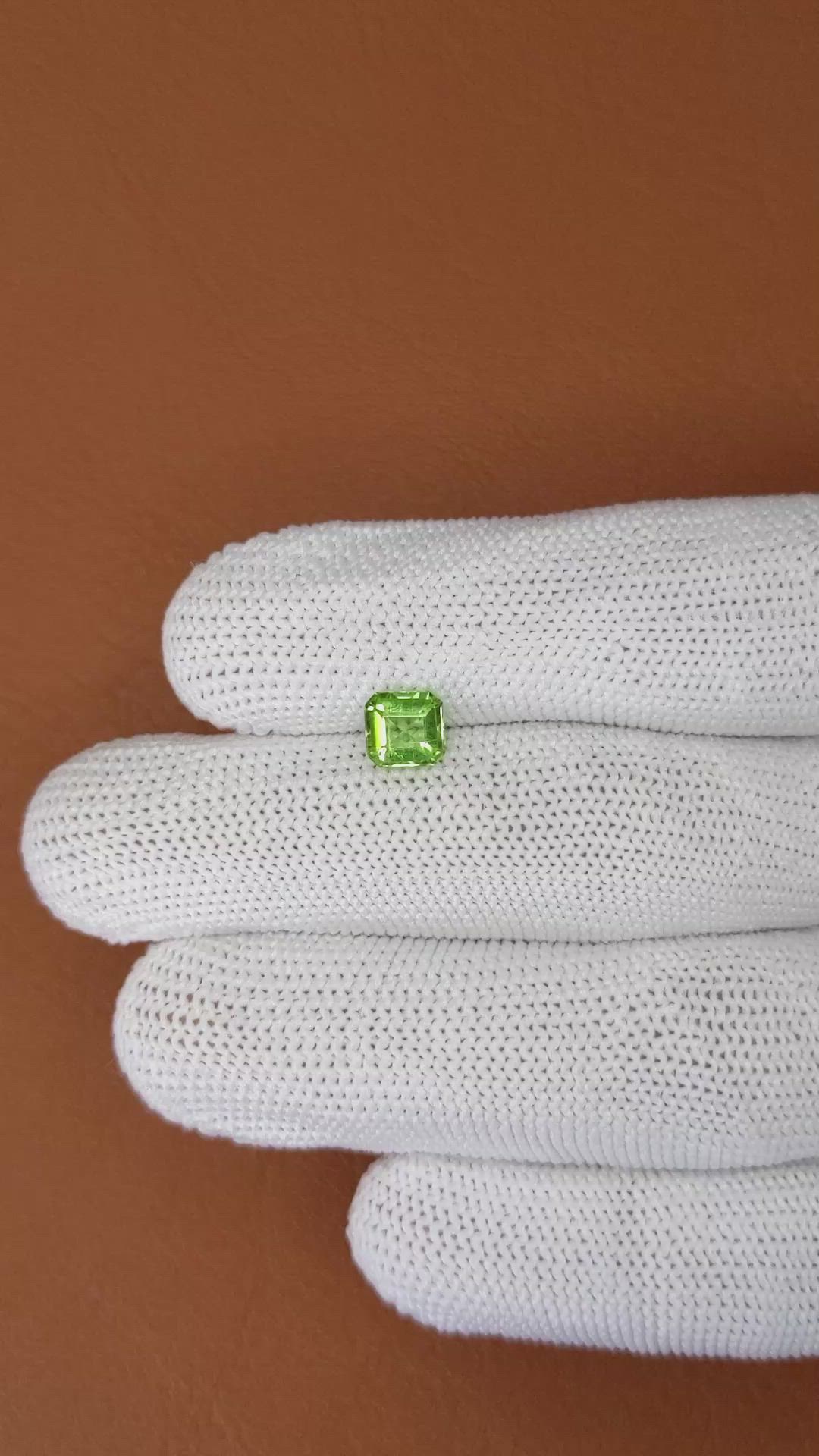 0.98 Ct. Green (Lime Green) Peridot from Pakistan Size Video
