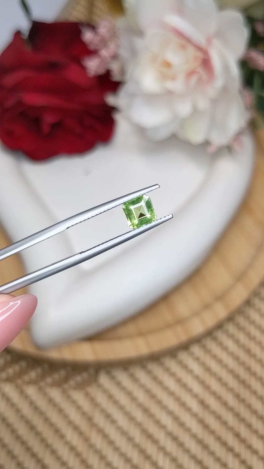 0.98 Ct. Green (Lime Green) Peridot from Pakistan Size Video