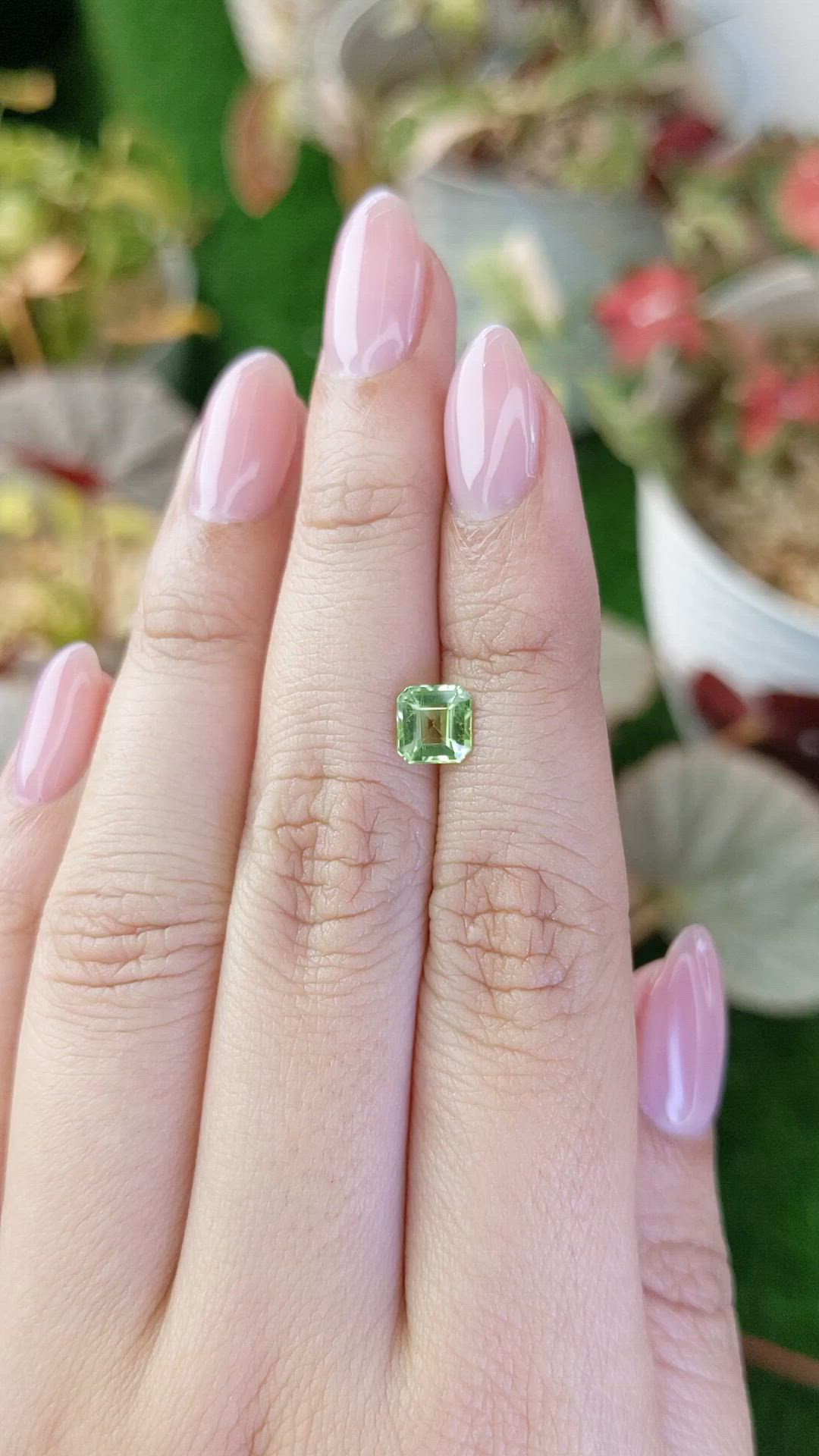 0.98 Ct. Green (Lime Green) Peridot from Pakistan Size Video