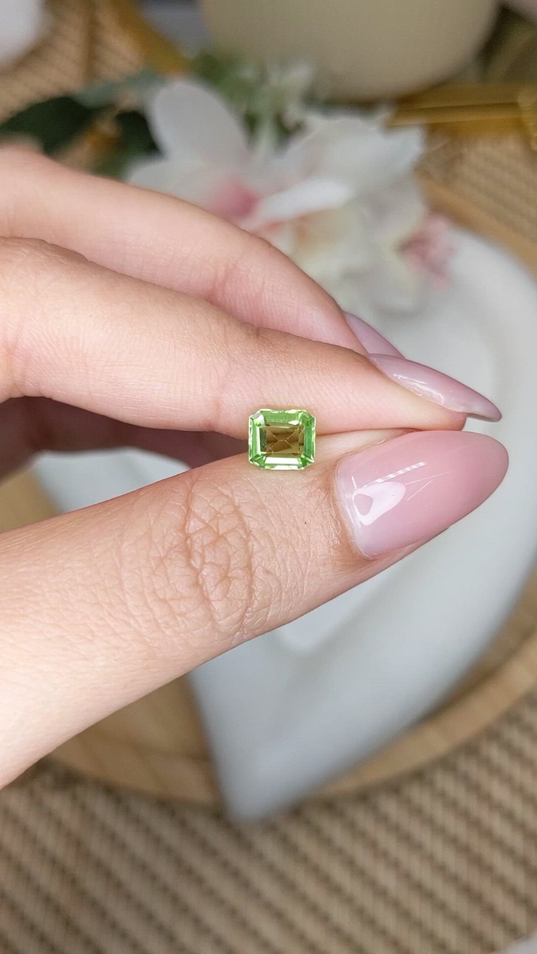 1.00 Ct. Green (Lime Green) Peridot from Pakistan Size Video