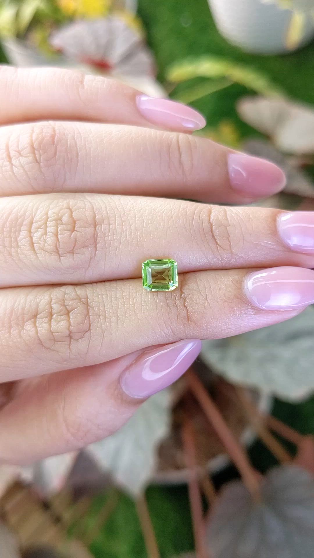 1.00 Ct. Green (Lime Green) Peridot from Pakistan Size Video