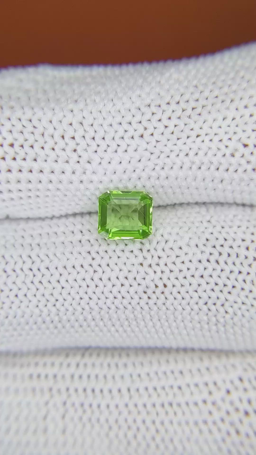 1.00 Ct. Green (Lime Green) Peridot from Pakistan Size Video