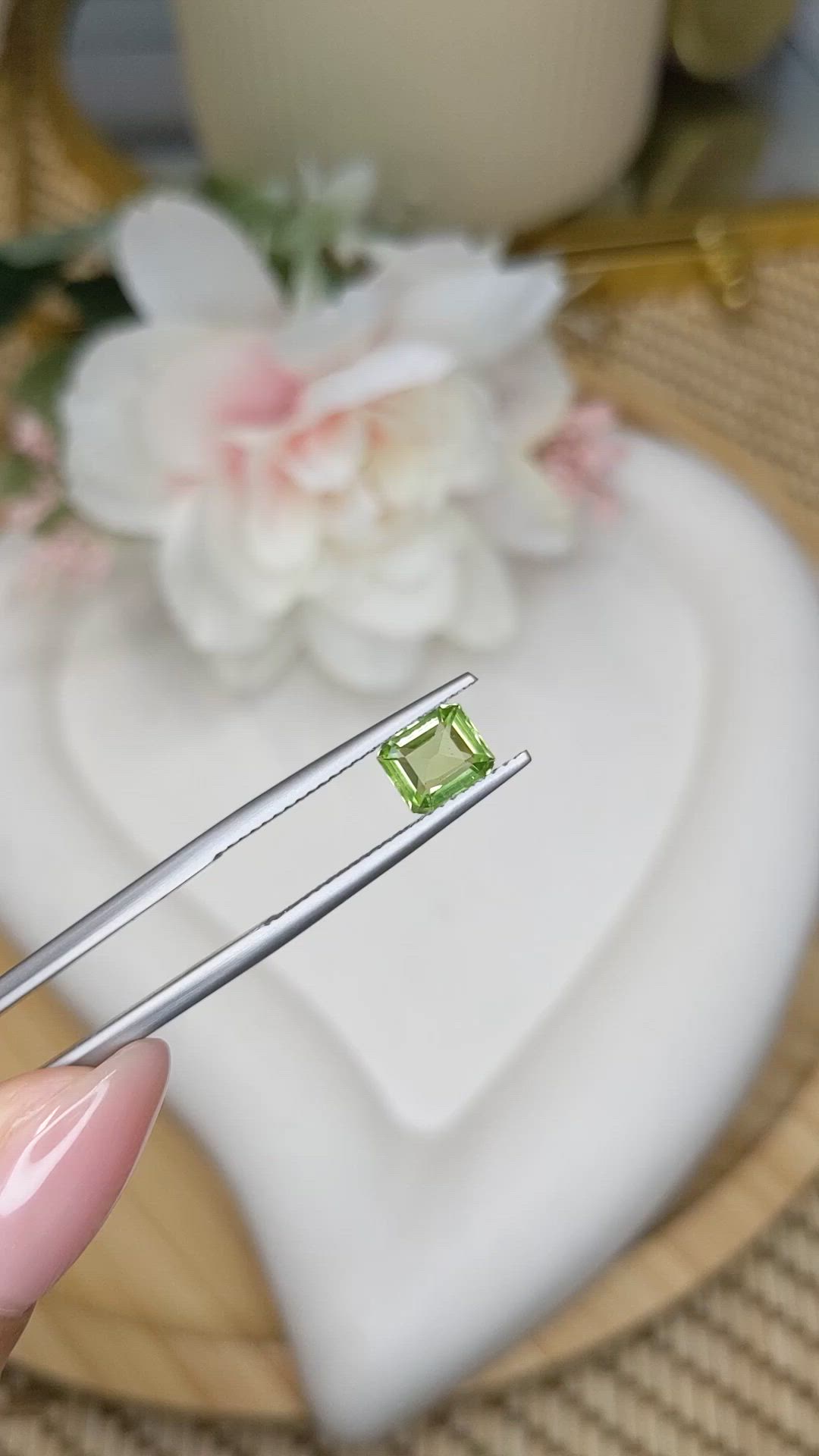 1.00 Ct. Green (Lime Green) Peridot from Pakistan Size Video