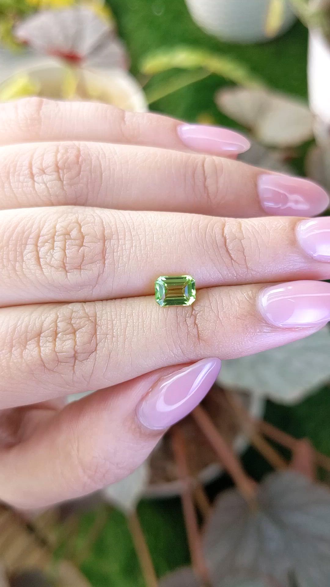 0.92 Ct. Green (Lime Green) Peridot from Pakistan Size Video