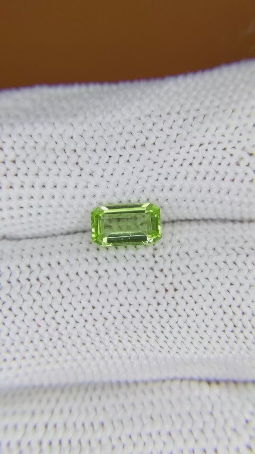 0.83 Ct. Green (Lime Green) Peridot from Pakistan Size Video