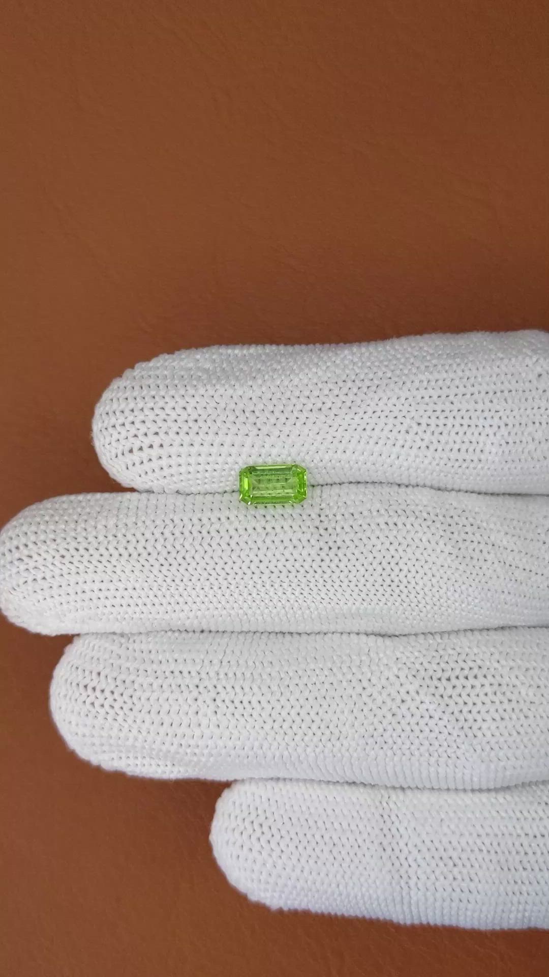 0.83 Ct. Green (Lime Green) Peridot from Pakistan Size Video