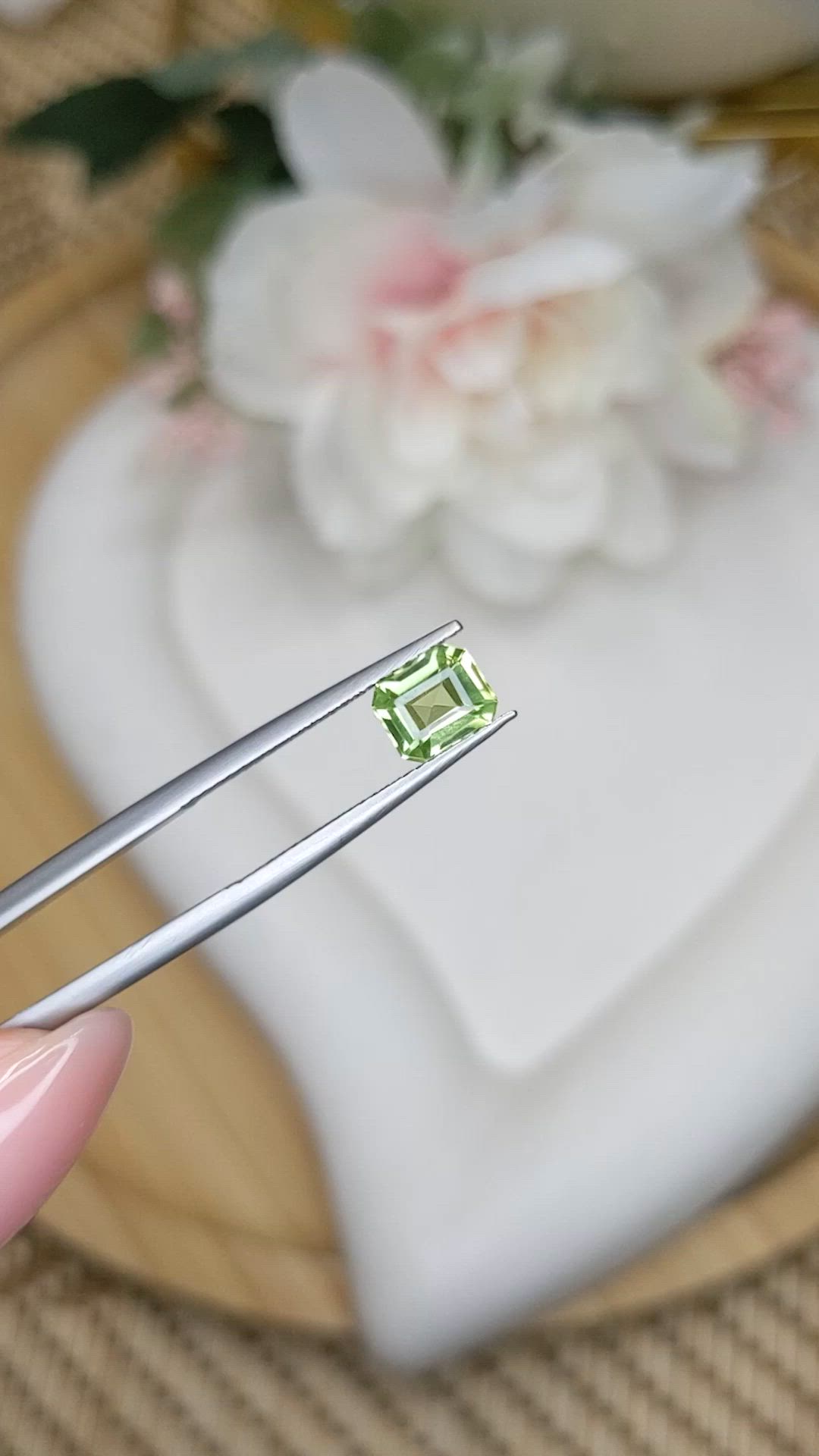 0.93 Ct. Green (Lime Green) Peridot from Pakistan Size Video