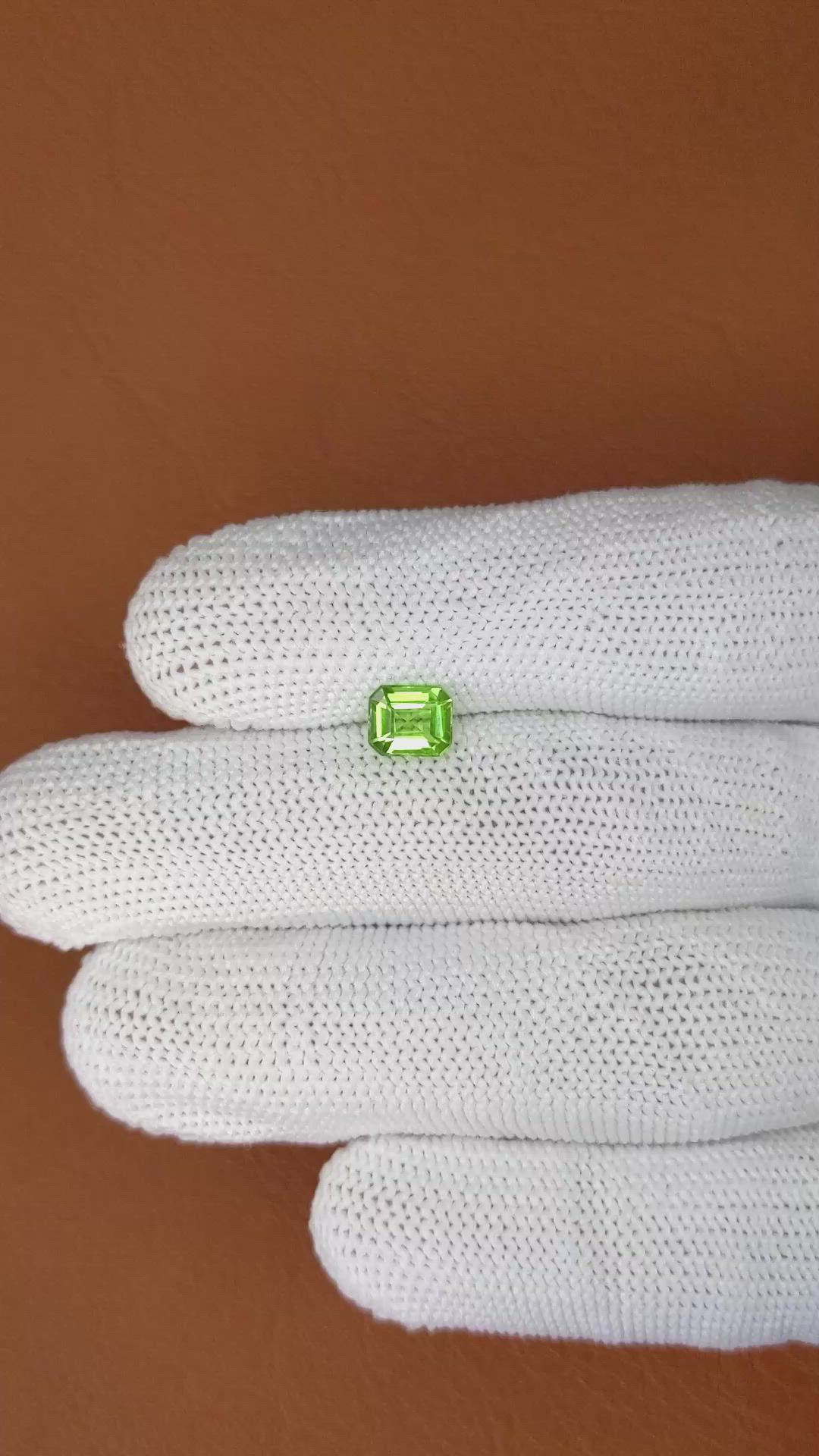 0.93 Ct. Green (Lime Green) Peridot from Pakistan Size Video