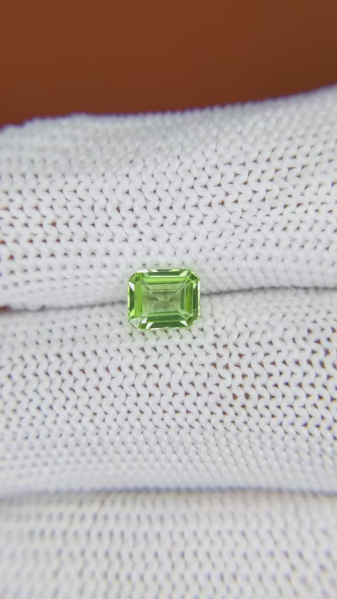 0.75 Ct. Green (Lime Green) Peridot from Pakistan Size Video