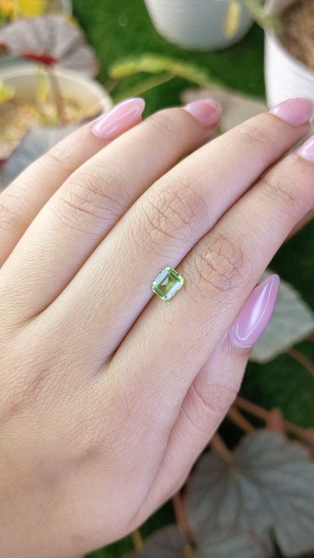 0.75 Ct. Green (Lime Green) Peridot from Pakistan Size Video