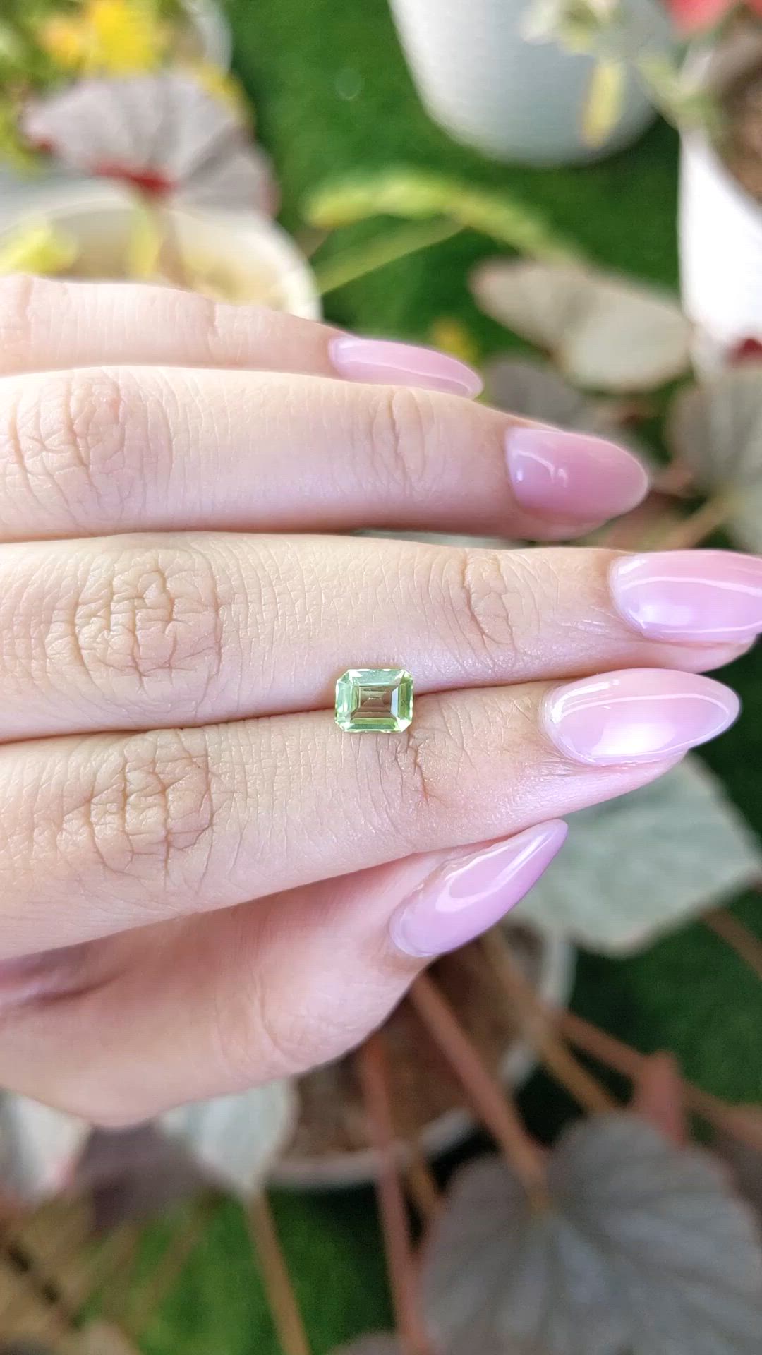 0.75 Ct. Green (Lime Green) Peridot from Pakistan Size Video
