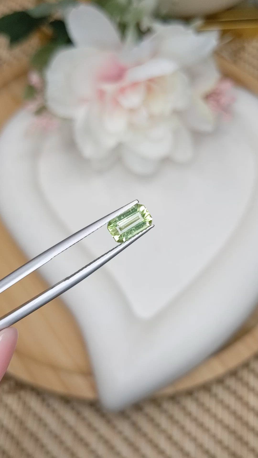 1.02 Ct. Green (Lime Green) Peridot from Pakistan Size Video
