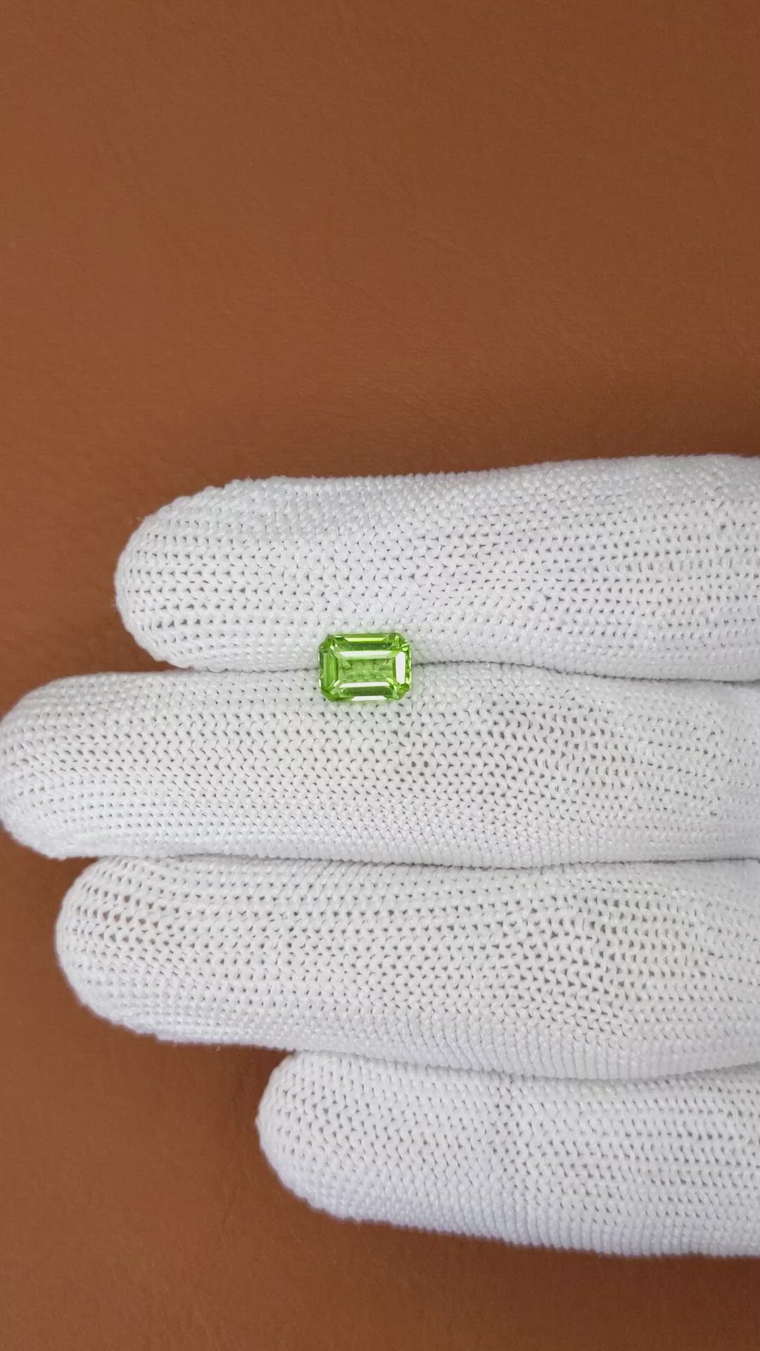 1.32 Ct. Green (Lime Green) Peridot from Pakistan Size Video