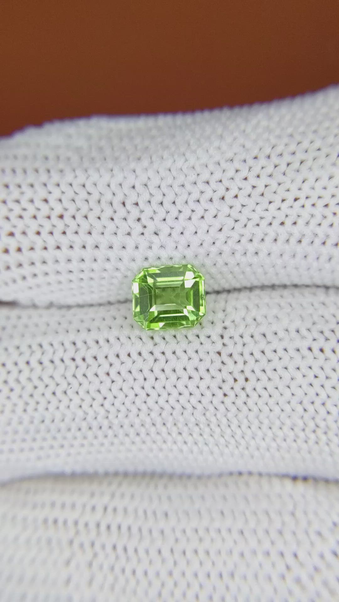 1.10 Ct. Green (Lime Green) Peridot from Pakistan Size Video