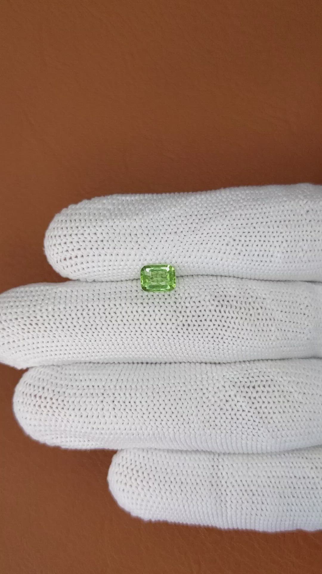 0.90 Ct. Green (Lime Green) Peridot from Pakistan Size Video