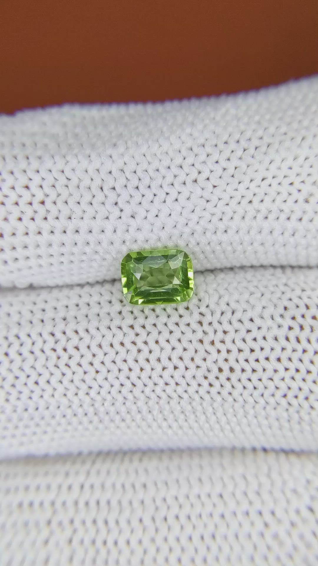 0.90 Ct. Green (Lime Green) Peridot from Pakistan Size Video