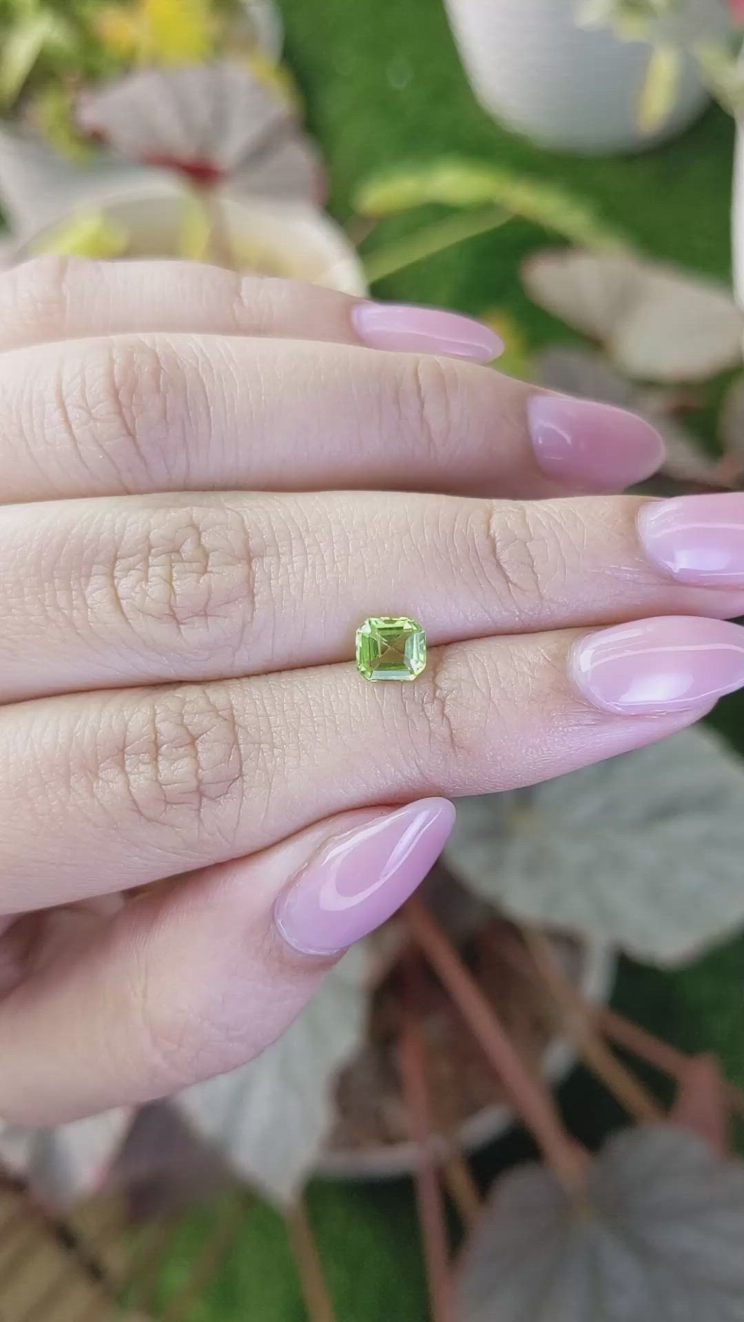 0.80 Ct. Green (Lime Green) Peridot from Pakistan Size Video