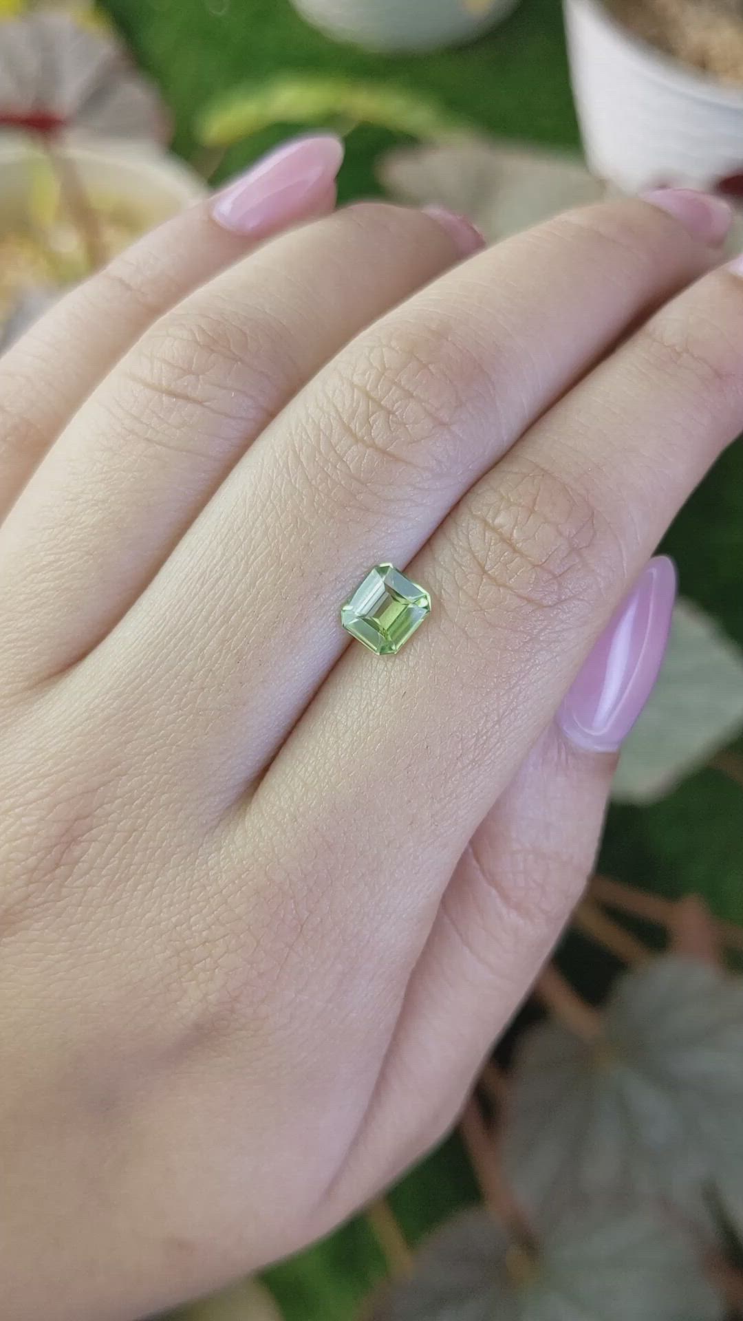 0.95 Ct. Green (Lime Green) Peridot from Pakistan Size Video
