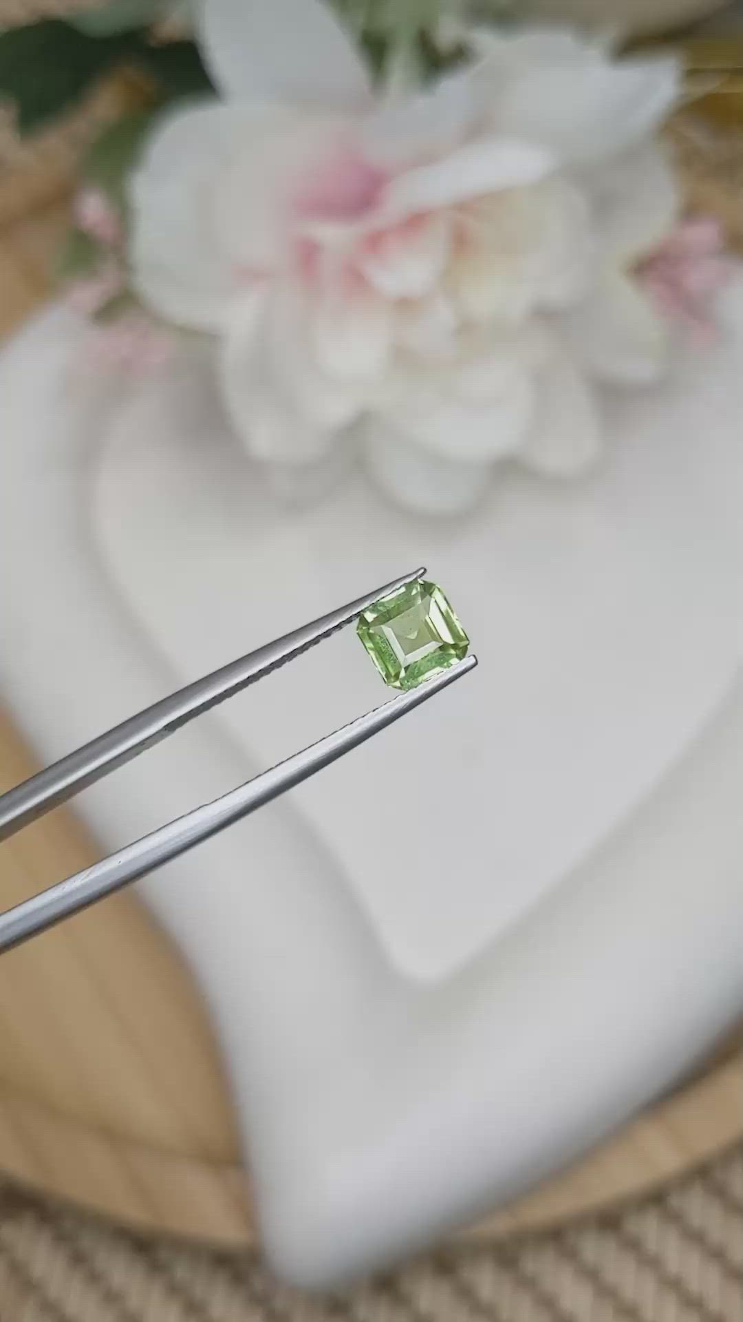 0.95 Ct. Green (Lime Green) Peridot from Pakistan Size Video