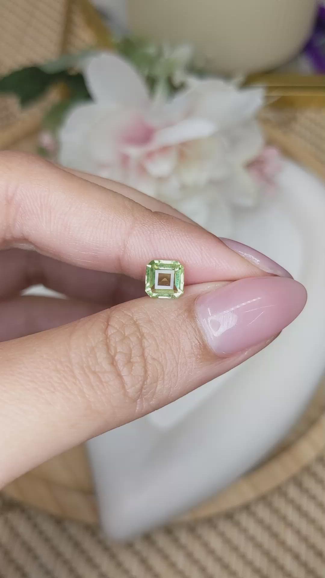0.95 Ct. Green (Lime Green) Peridot from Pakistan Size Video