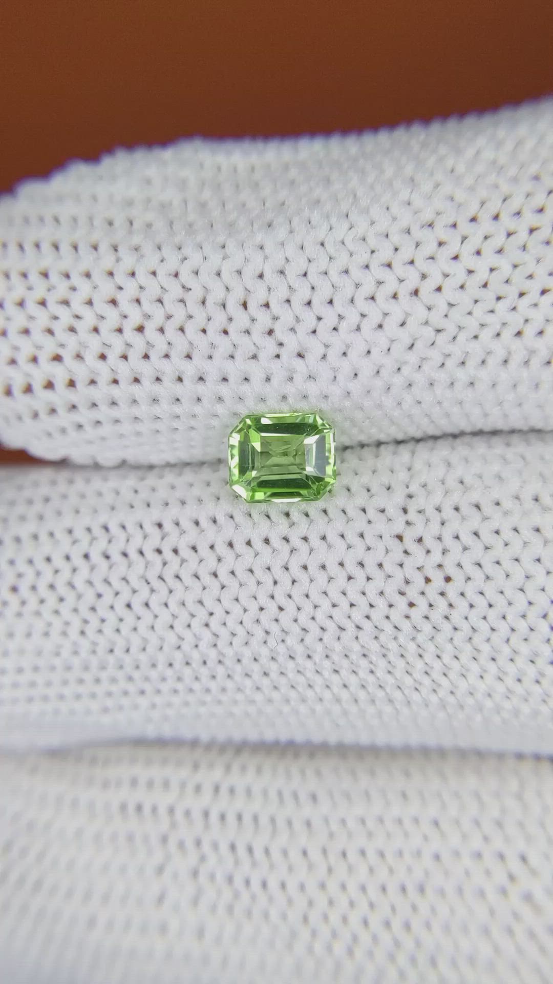 0.71 Ct. Green (Lime Green) Peridot from Pakistan Size Video
