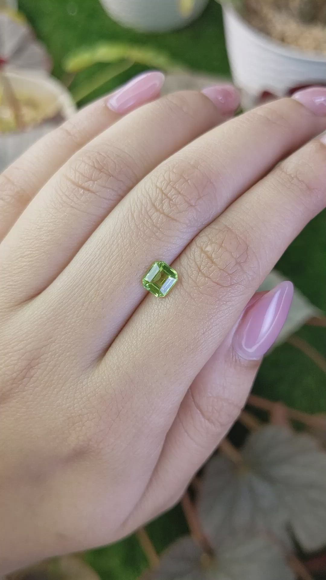1.07 Ct. Green (Lime Green) Peridot from Pakistan Size Video