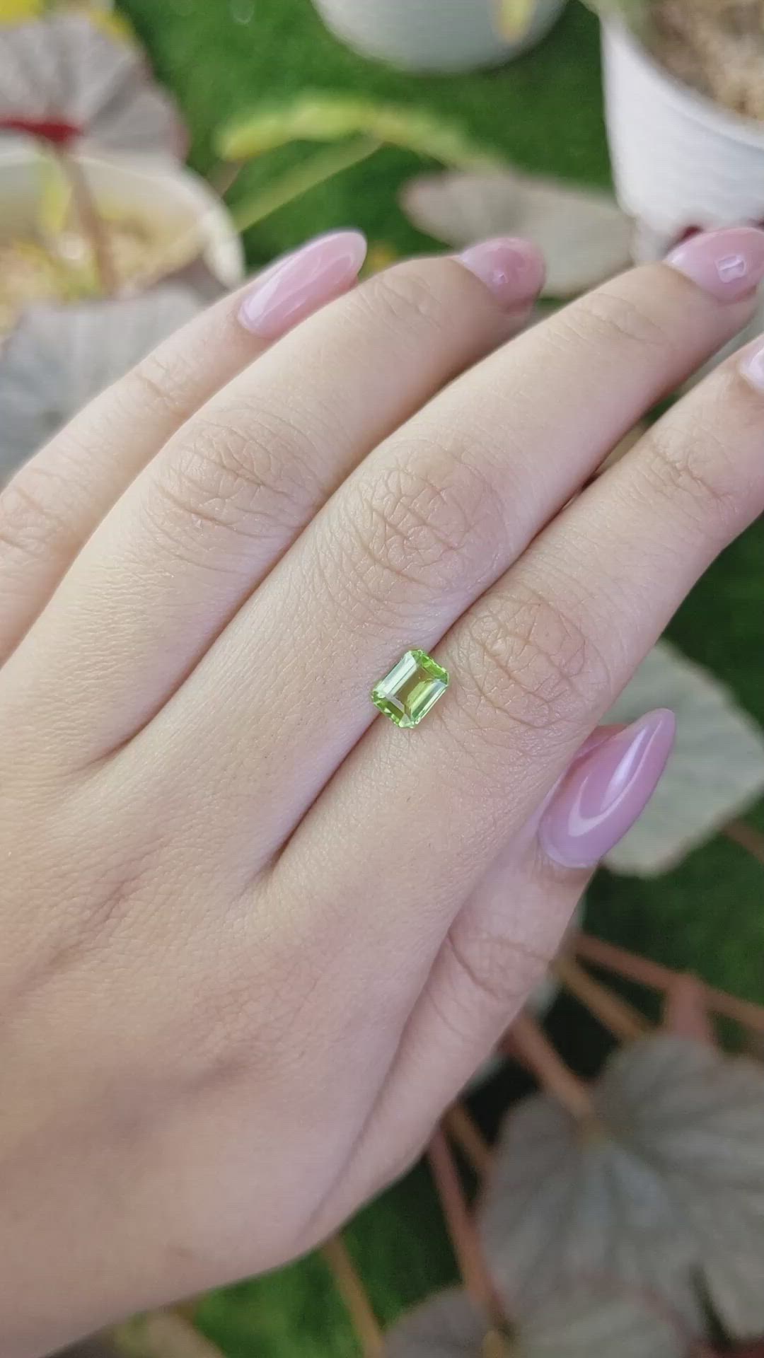 0.90 Ct. Green (Lime Green) Peridot from Pakistan Size Video