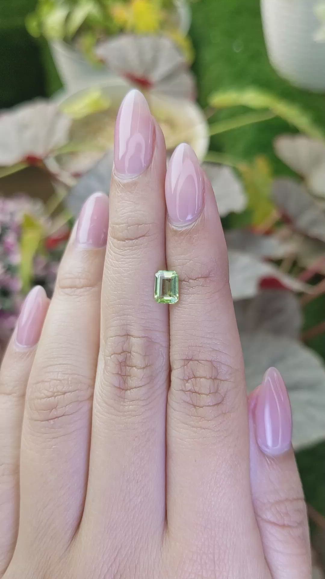 0.90 Ct. Green (Lime Green) Peridot from Pakistan Size Video