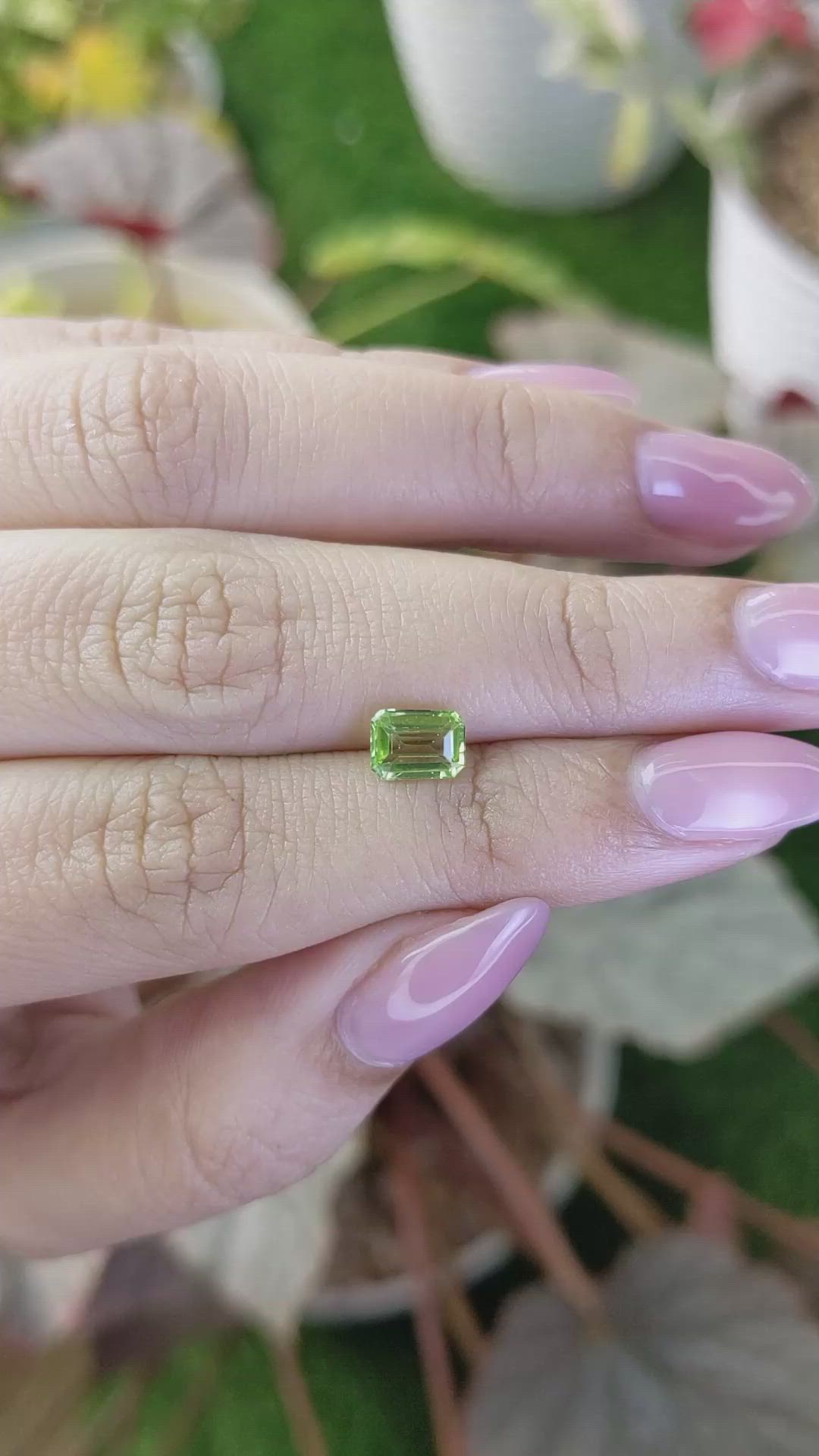 0.90 Ct. Green (Lime Green) Peridot from Pakistan Size Video