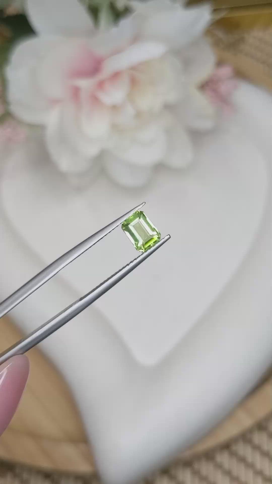 0.90 Ct. Green (Lime Green) Peridot from Pakistan Size Video
