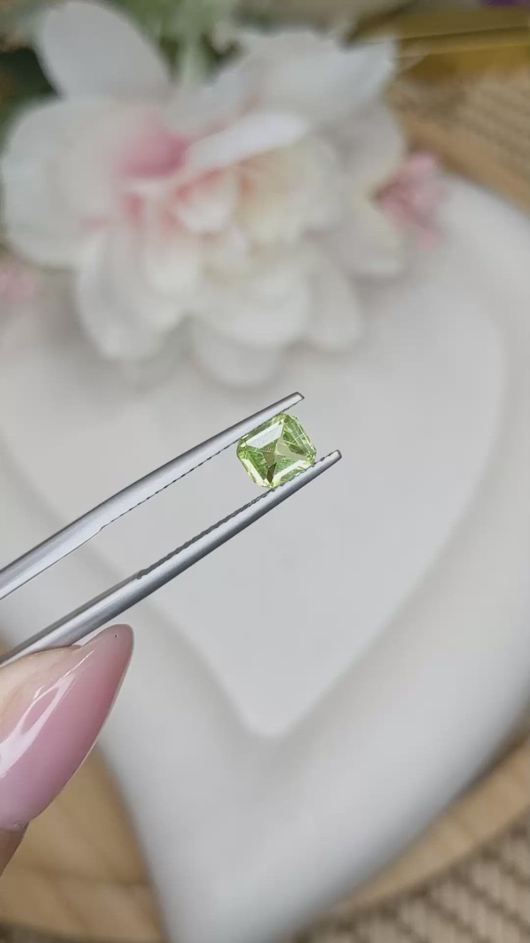 0.80 Ct. Green (Lime Green) Peridot from Pakistan Size Video