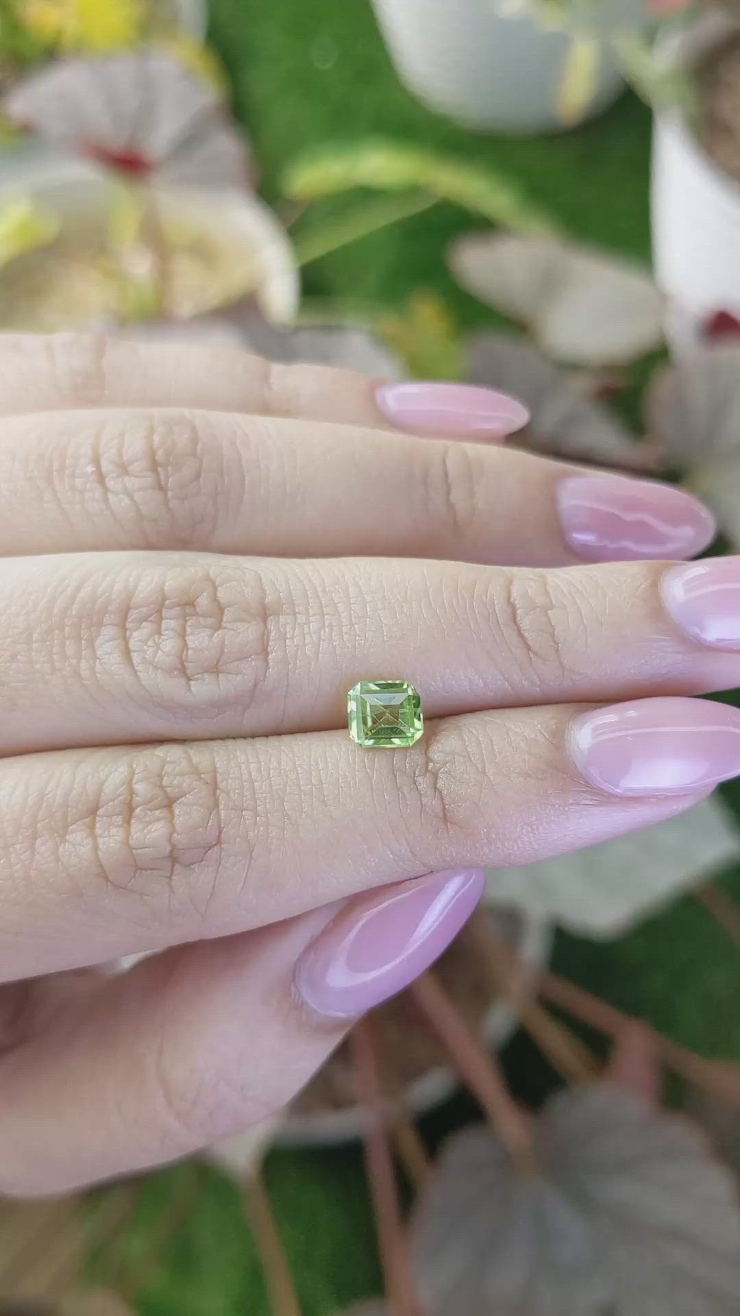 0.80 Ct. Green (Lime Green) Peridot from Pakistan Size Video